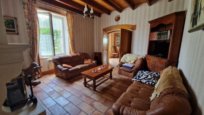 BELLE MAISON A ETAGE